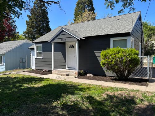 1817 Birch St, Klamath Falls, OR, 97601-6401 | Card Image