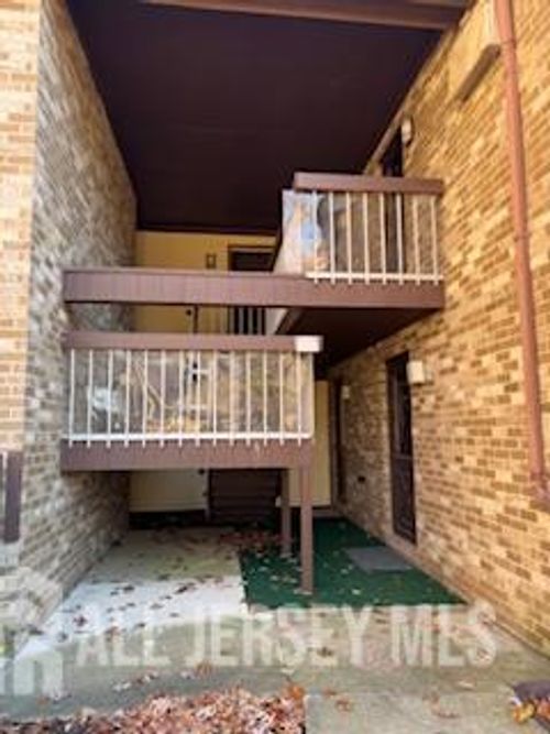 j-140 Amberly Dr, Manalapan, NJ, 07726-2457 | Card Image