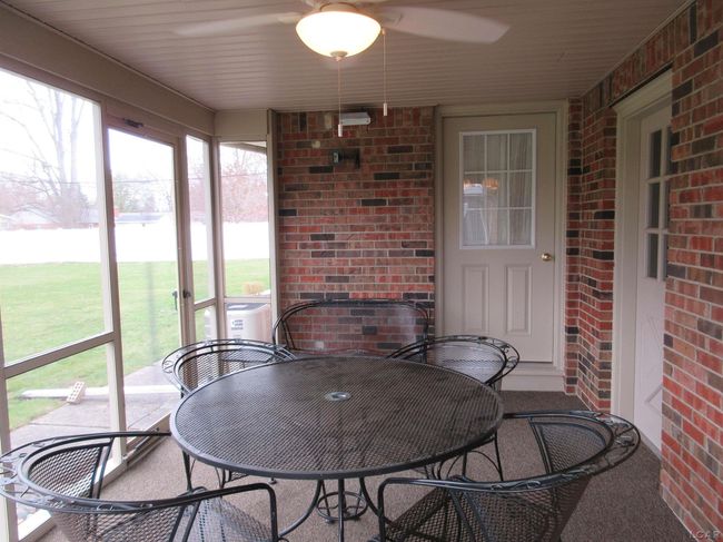 Newer 15x10 Porch | Image 4
