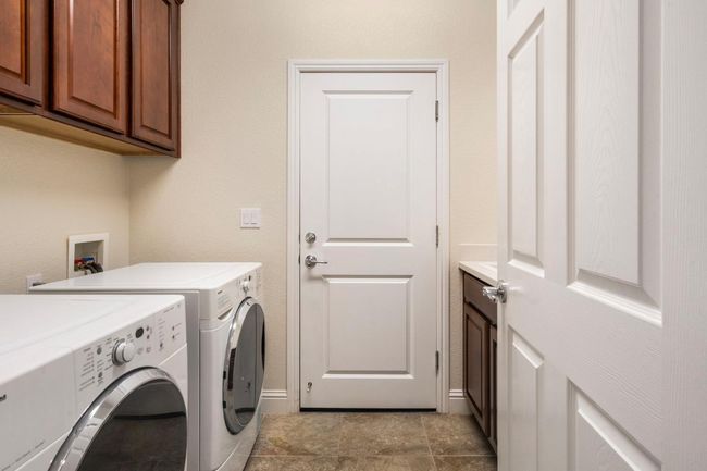 2476 Chimney Point Ln, House other with 2 bedrooms, 2 bathrooms and null parking in Manteca CA | Image 10