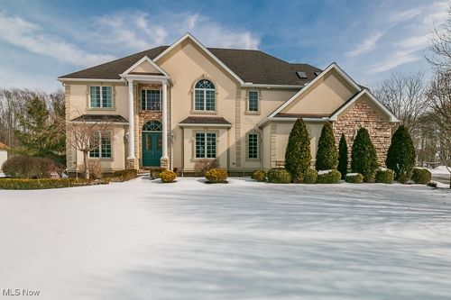 8785 Ascot Pl, Kirtland, OH, 44094-6805 | Card Image