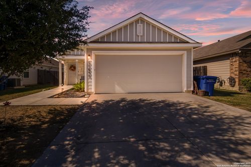 11635 Tiger Woods, San Antonio, TX, 78221-3254 | Card Image