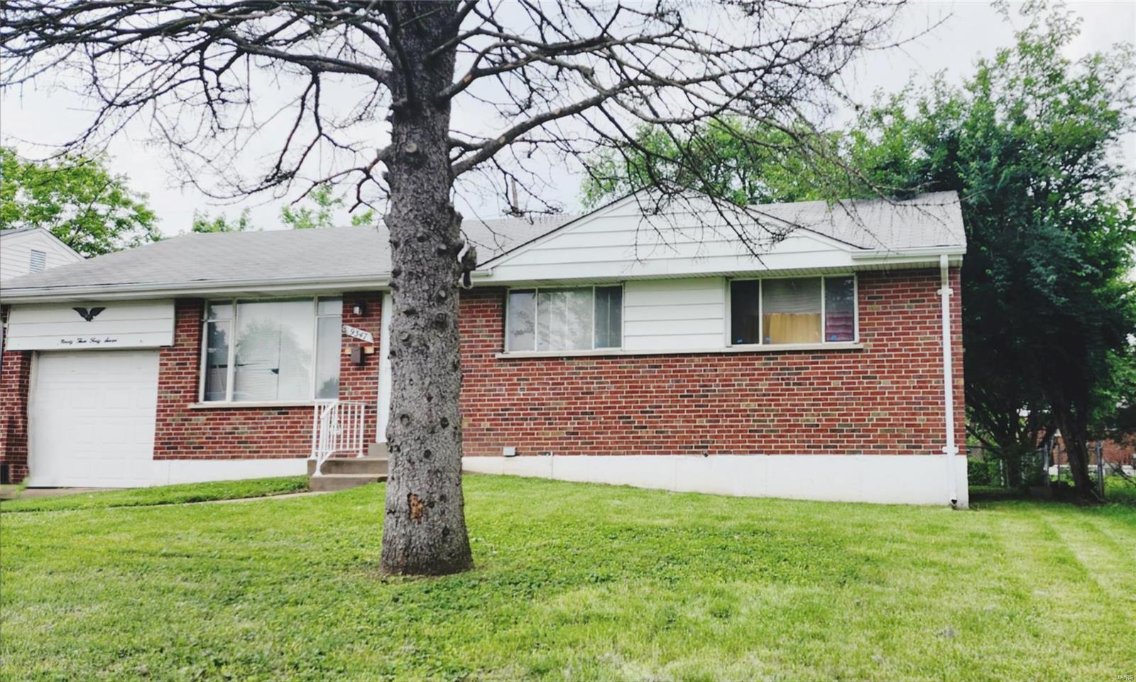 Melanie Dr, Saint Louis, MO 63137