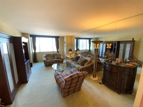 apt-10f-27110 Grand Central Pkwy, Floral Park, NY, 11005-1210 | Card Image