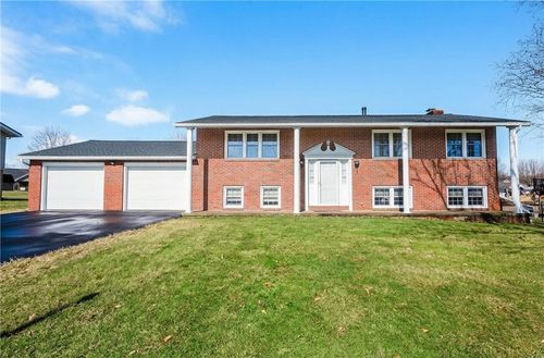 24 Easy St, Indiana, PA, 15701-3607 | Card Image