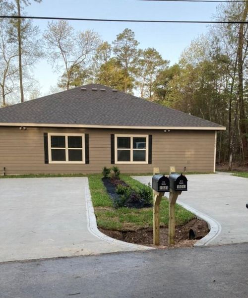 15695 Pecan Dr, Montgomery, TX, 77356-2109 | Card Image
