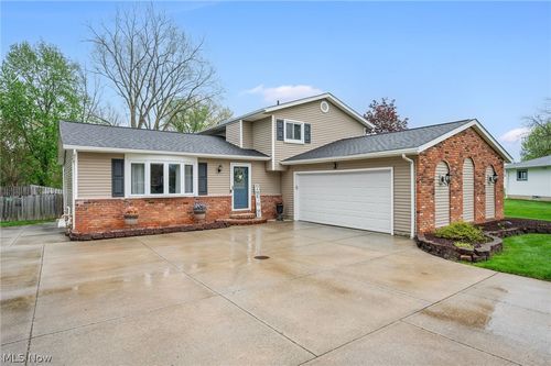 12052 Wood Oval, North Royalton, OH, 44133-2402 | Card Image