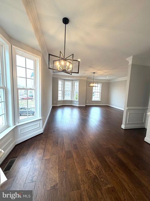 8943 Brewer Creek Pl, MANASSAS, VA, 20109-4853 | Card Image