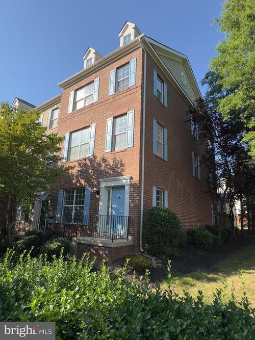 25-12429 Gladys Retreat Cir, BOWIE, MD, 20720-3347 | Card Image
