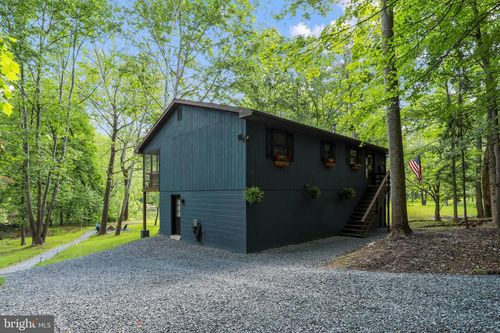 148 Amberwood Ln, Great Cacapon, WV, 25422-3539 | Card Image