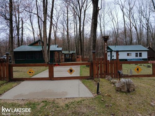 5293 Rose St, Gladwin, MI, 48624-8928 | Card Image