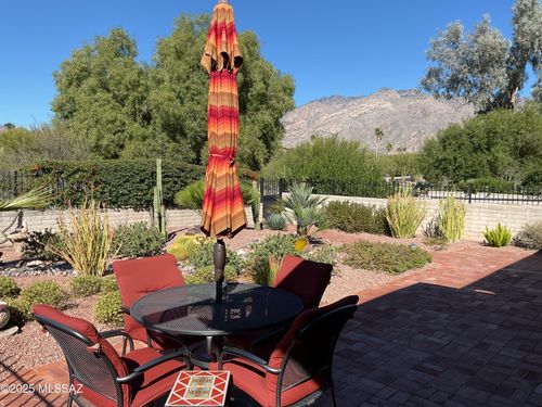 5720 N Calle De La Reina, Tucson, AZ, 85718-4413 | Card Image