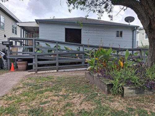 5515 Menard Ave, Galveston, TX, 77551-4774 | Card Image