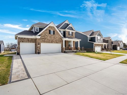 2735 Tulip Way, Commerce Twp, MI, 48382-5212 | Card Image