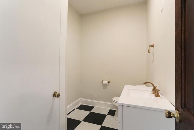 408 W King St, Home with 0 bedrooms, 4 bathrooms and null parking in MARTINSBURG WV | Image 53