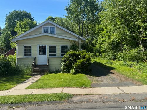 133 Grove St, Windsor Locks, CT, 06096-1827 | Card Image