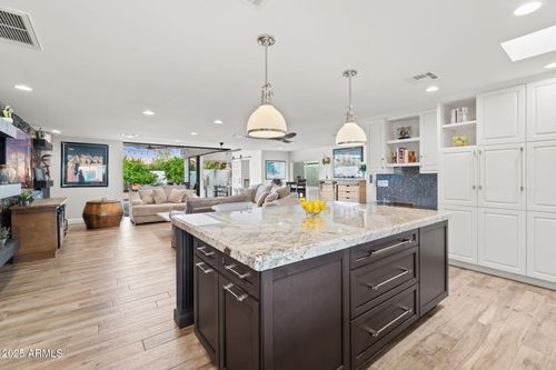 7510 E Larkspur Dr, Scottsdale, AZ, 85260-4735 | Card Image