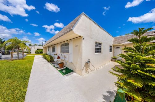 v-16823 Sw 113th Ave, Miami, FL, 33157-3912 | Card Image