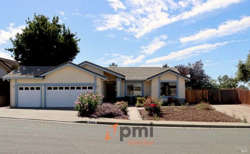 2209 Ascot Pkwy, Vallejo, CA, 94591-8141 | Card Image