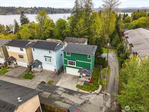 1011 94th Dr Ne, Lake Stevens, WA, 98258-7813 | Card Image
