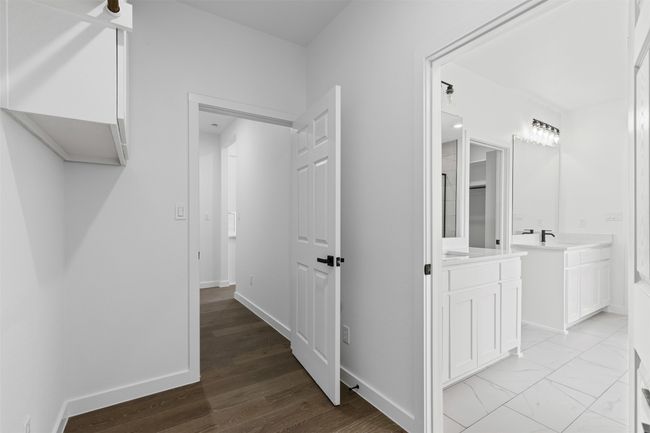 Corridor with baseboards | Image 23