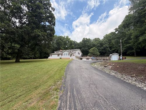 526 E River Rd, Edinburg, PA, 16116-2812 | Card Image