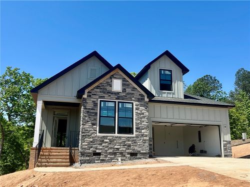 131 Shale Dr, Central, SC, 29630-9001 | Card Image
