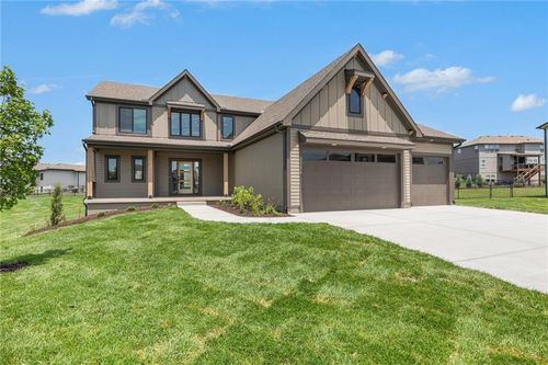 2314 Sw Serena Pl, Lee's Summit, MO, 64082-2222 | Card Image
