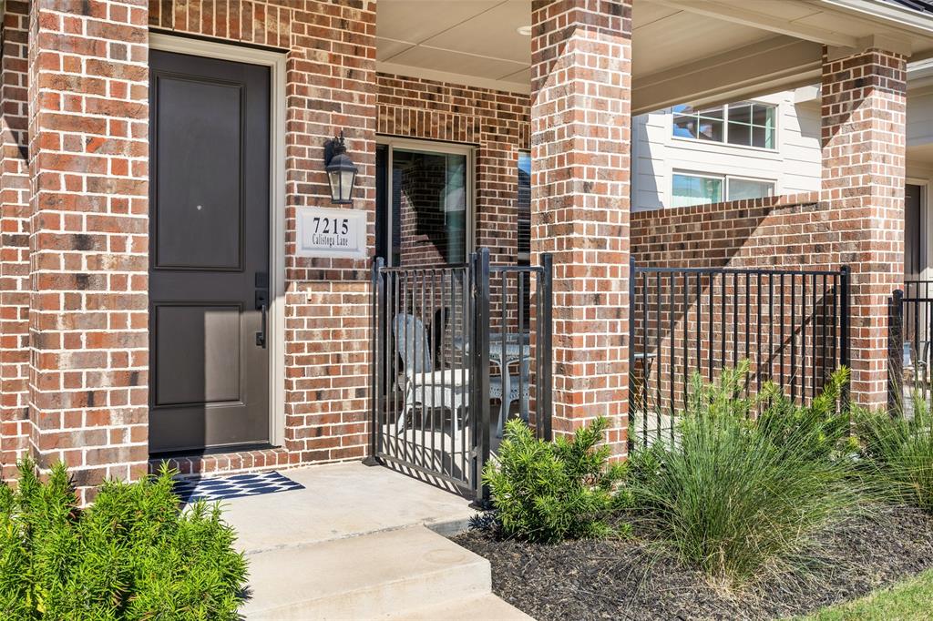 Calistoga Ln, Grand Prairie, TX 75054