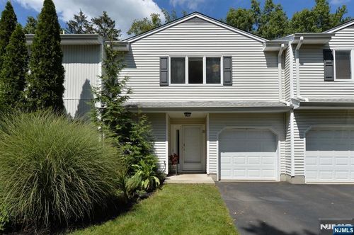 33 Meadowview Ter, Fair Lawn, NJ, 07410-5900 | Card Image