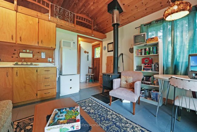 1093 Comak Cres, House other with 3 bedrooms, 2 bathrooms and 4 parking in Algonquin Highlands ON | Image 41