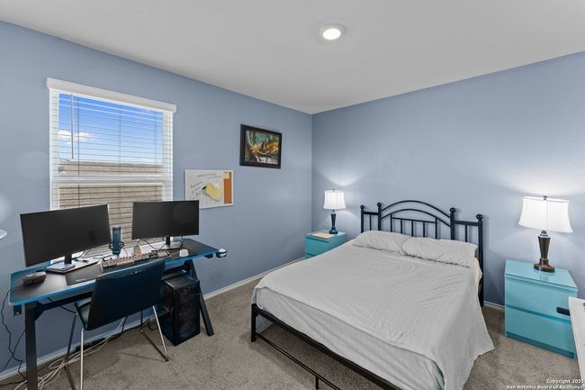 449 Middle Green Loop, House other with 3 bedrooms, 3 bathrooms and null parking in Floresville TX | Image 13