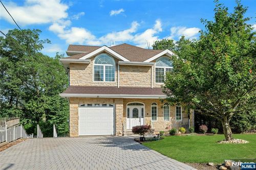 14 Chincopee Ave, Hopatcong, NJ, 07843-1402 | Card Image