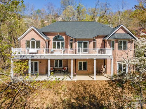 11 High Meadow Dr, Weaverville, NC, 28787-8913 | Card Image