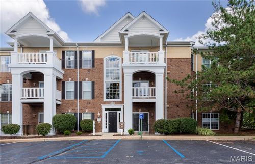apt-302-13101 Mill Crossing Ct, Creve Coeur, MO, 63141-6183 | Card Image