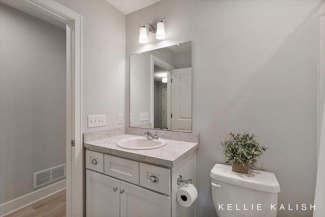Bathroom 2 | Image 27