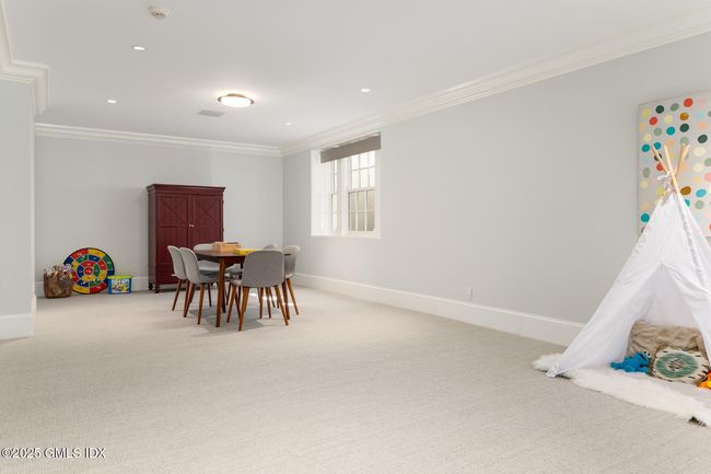 35 Club Rd, House other with 6 bedrooms, 8 bathrooms and null parking in Riverside CT | Image 24