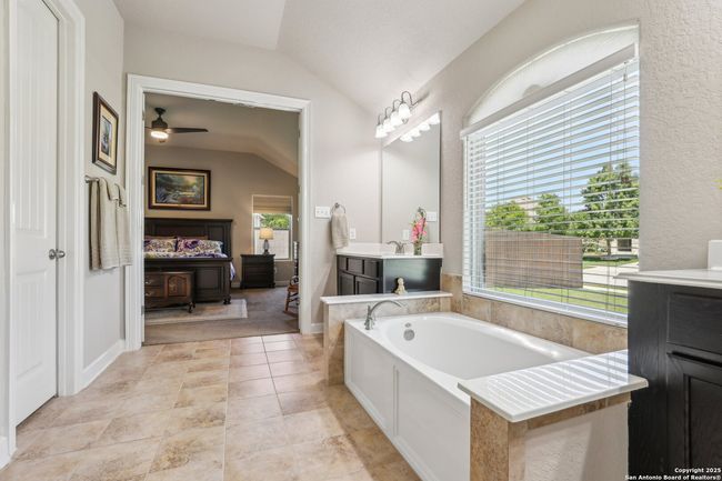 1047 Daylan Hts, House other with 4 bedrooms, 3 bathrooms and null parking in Schertz TX | Image 43