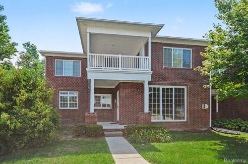 6996 Boulder Pointe Dr, Washington Township, MI, 48094-4503 | Card Image
