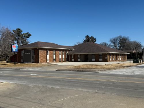 2500 41st St, Moline, IL, 61265-5016 | Card Image