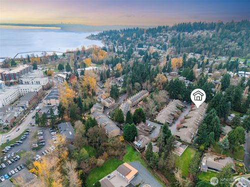 9606 Ne 121st Ln, Kirkland, WA, 98034-3702 | Card Image