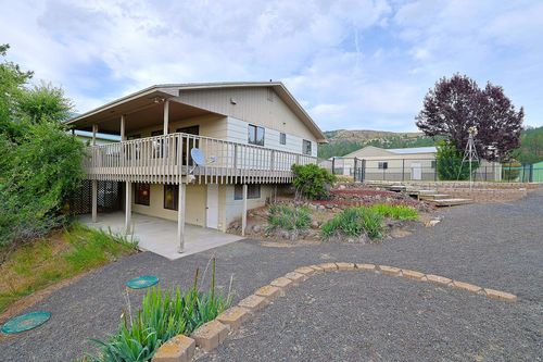 119 Blossom Ct, Seven Bays, WA, 99122-8704 | Card Image