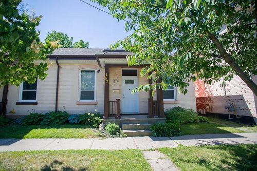 {{alt}} | Card Image