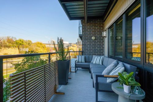 214-256 Spring St, Saint Paul, MN, 55102-4488 | Card Image