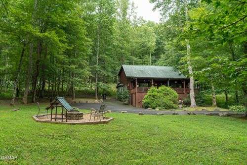 3905 Fern Brook Way, Sevierville, TN, 37862-8171 | Card Image