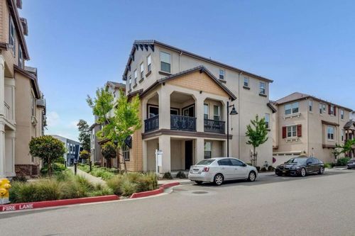 1573 Hidden Creek Ln, Milpitas, CA, 95035-8533 | Card Image