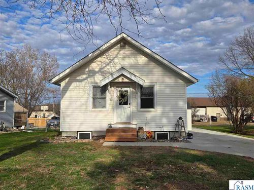 361 S Montgomery Avenue, Le Center, MN, 56057-1615 | Card Image