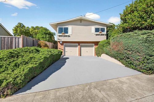 6415 Hazel Ave, Richmond, CA, 94805-2010 | Card Image