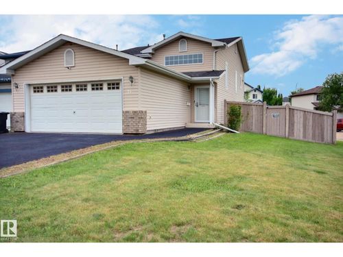 21 Donnely Pl, Sherwood Park, AB, T8H2B3 | Card Image