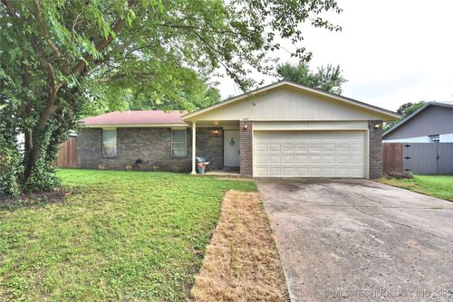 642 E 138th Pl, Glenpool, OK, 74033-2833 | Card Image